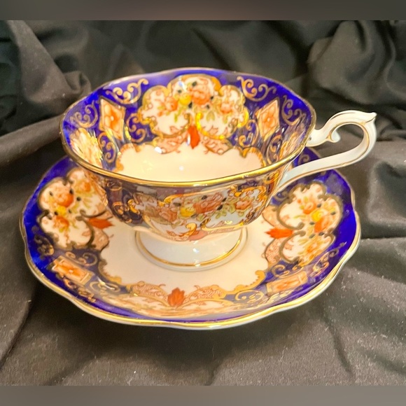 Royal Albert Other - Royal Albert Heirloom Teacup Saucer Set Bone China England Imari Cobalt Gold VTG